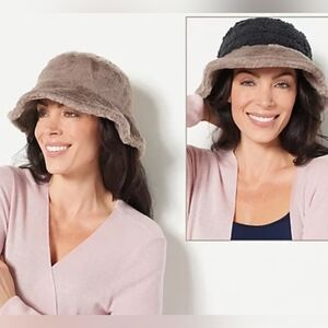 Sprigs Reversible Faux Fur and Sherpa Bucket Hat Adjustable Taupe Black NEW NWT